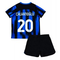 Inter Milan Hakan Calhanoglu #20 Domáci Detský futbalový dres 2023-24 Krátky Rukáv (+ trenírky)